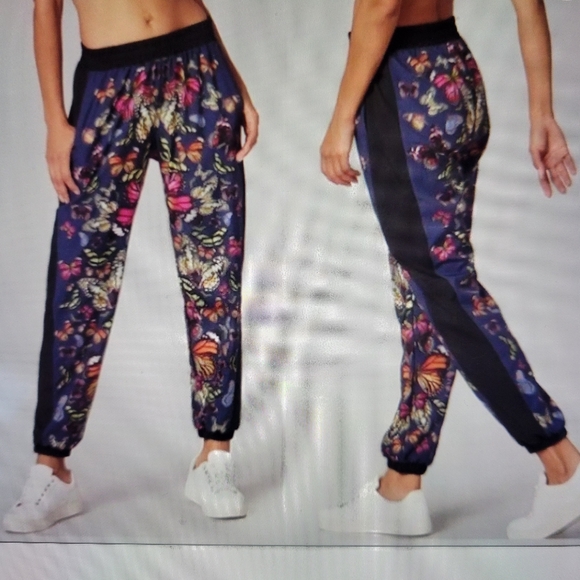 Terez Navy butterfly print soft pants Size Medium - Picture 12 of 14